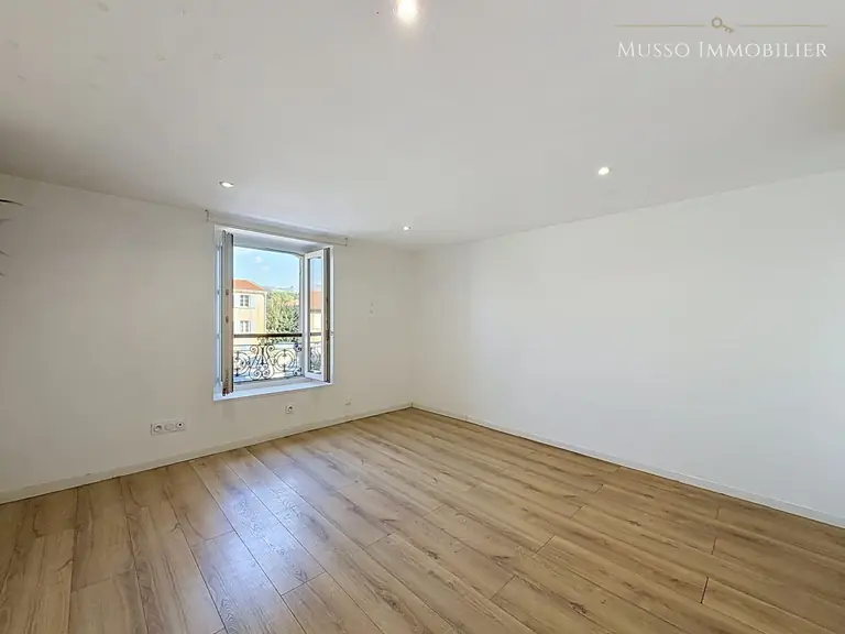 Appartement T3 — 80 m², La Penne Sur Huveaune — photo 10