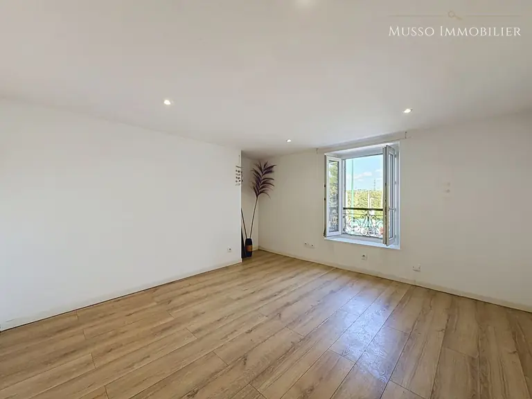 Appartement T3 — 80 m², La Penne Sur Huveaune — photo 9
