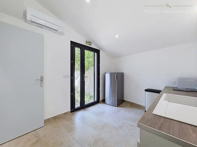 Appartement T3 — 69 m², Marseille 12ᵉ — photo 11