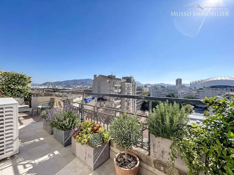 Appartement T3 — 89 m², Marseille 8ᵉ — photo 1