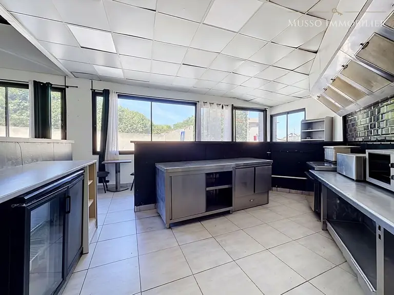 Local commercial — 110 m², Château-Gombert, Marseille 13ᵉ — photo 10