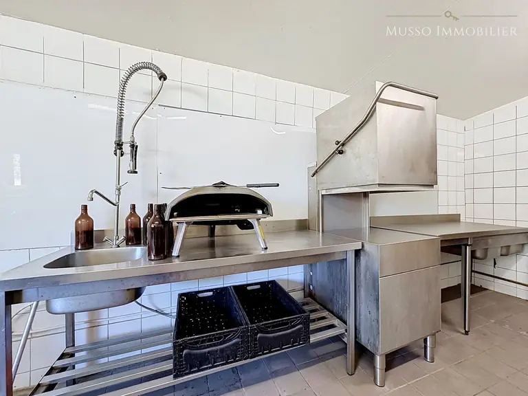 Local commercial — 110 m², Château-Gombert, Marseille 13ᵉ — photo 8