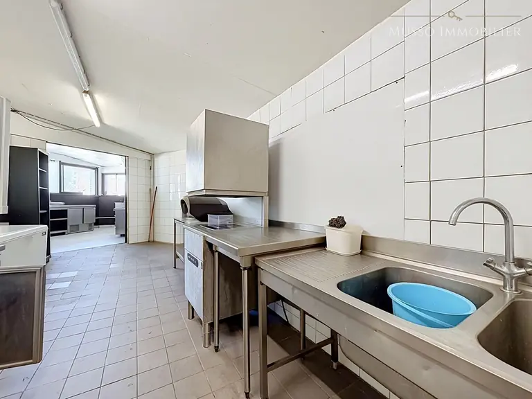 Local commercial — 110 m², Château-Gombert, Marseille 13ᵉ — photo 9