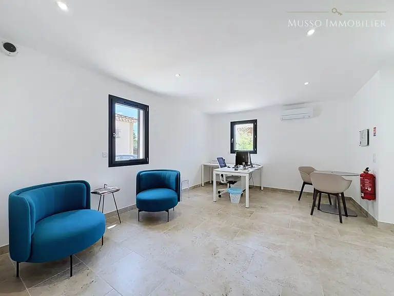 Local commercial — 120 m², Orange (84) — photo 6