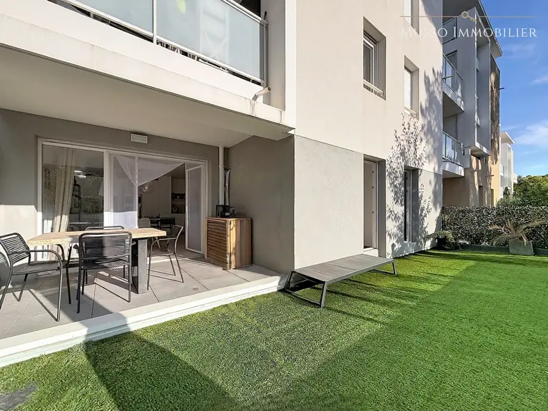 Local commercial — 120 m², Orange (84) — photo 1