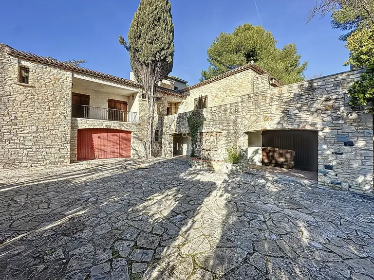 Maison provençale — 440 m², Allauch