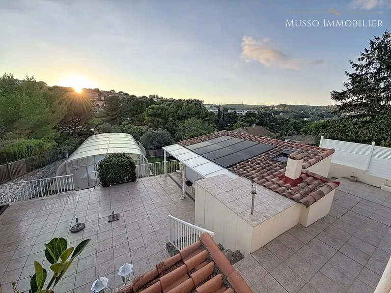 Maison traditionnelle — 165 m², Les Pennes Mirabeau — photo 1