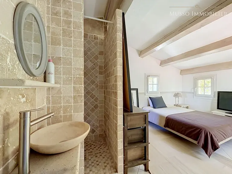 Maison traditionnelle — 184 m², Marseille 11ᵉ — photo 15