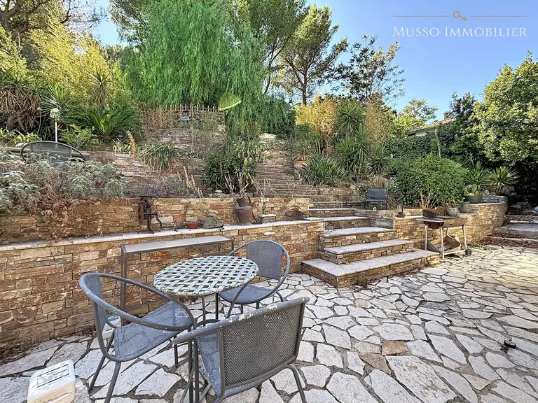 Maison traditionnelle — 184 m², Marseille 11ᵉ — photo 2