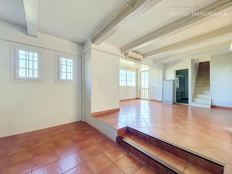 Maison traditionnelle — 184 m², Marseille 11ᵉ — photo 5