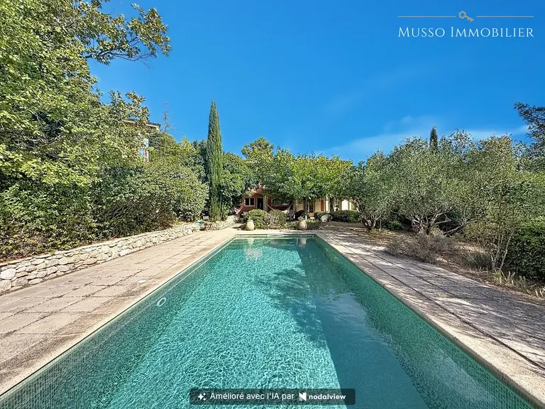 Maison traditionnelle — 197 m², St Marc Jaumegarde — photo 1