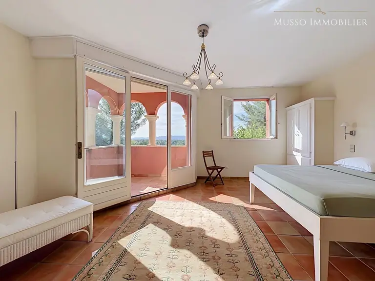 Maison traditionnelle — 197 m², St Marc Jaumegarde — photo 14
