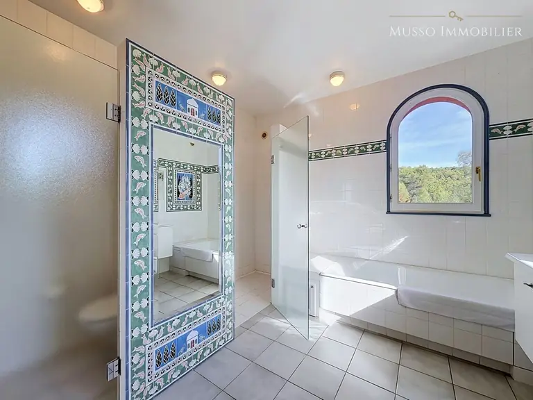 Maison traditionnelle — 197 m², St Marc Jaumegarde — photo 17