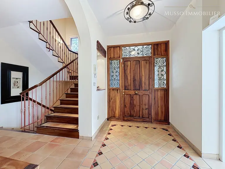 Maison traditionnelle — 197 m², St Marc Jaumegarde — photo 4
