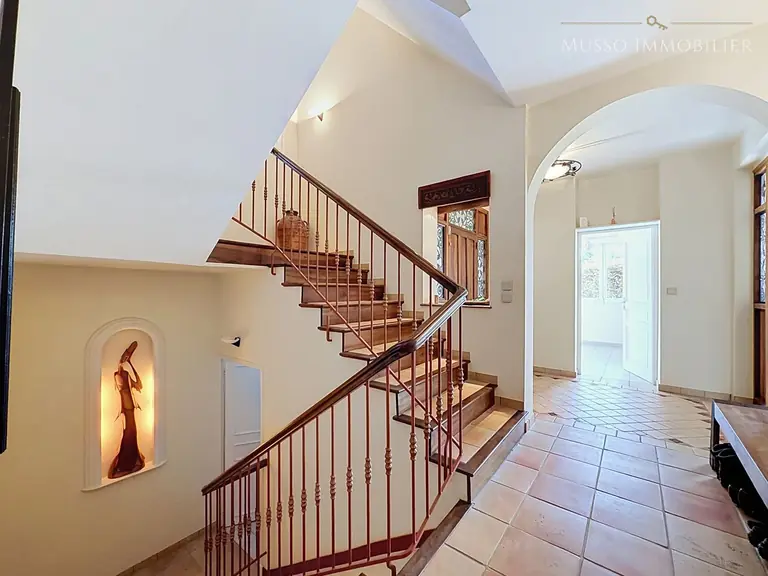 Maison traditionnelle — 197 m², St Marc Jaumegarde — photo 5