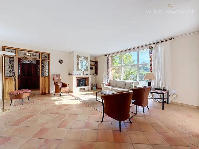 Maison traditionnelle — 197 m², St Marc Jaumegarde — photo 7