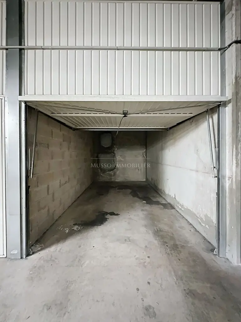 Parking — 12 m², Marseille 8ᵉ